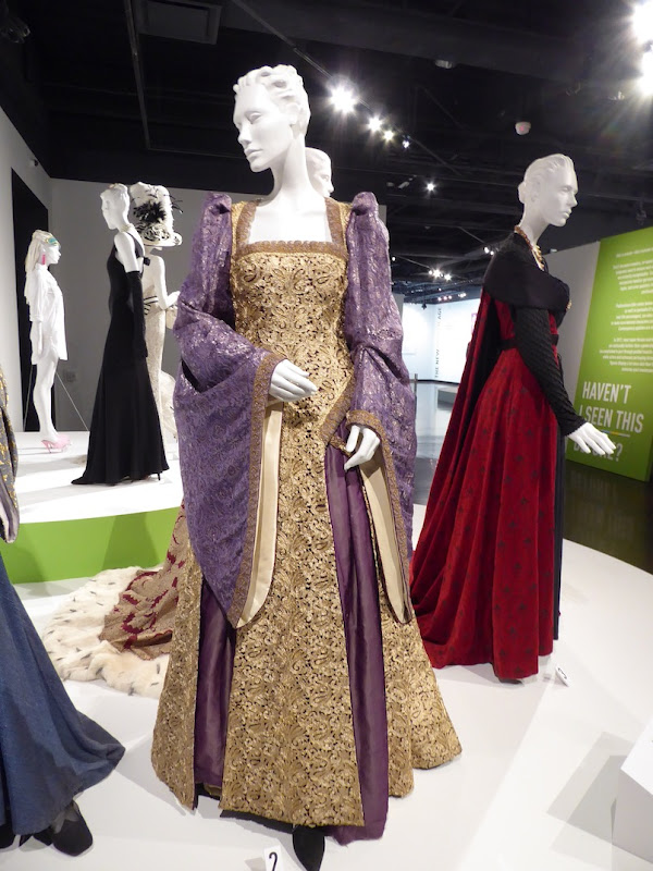 Hollywood Movie Costumes and Props: 10 historical royal costumes from ...