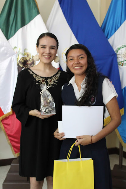 Ganadores de Becas Universitarias del Certamen de Literatura de Nueva Acrópolis Santa Ana, El Salvador