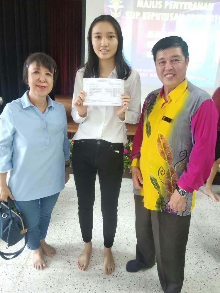 SMK (P) METHODIST MELAKA Majlis Penyerahan Slip Keputusan SPM 2019