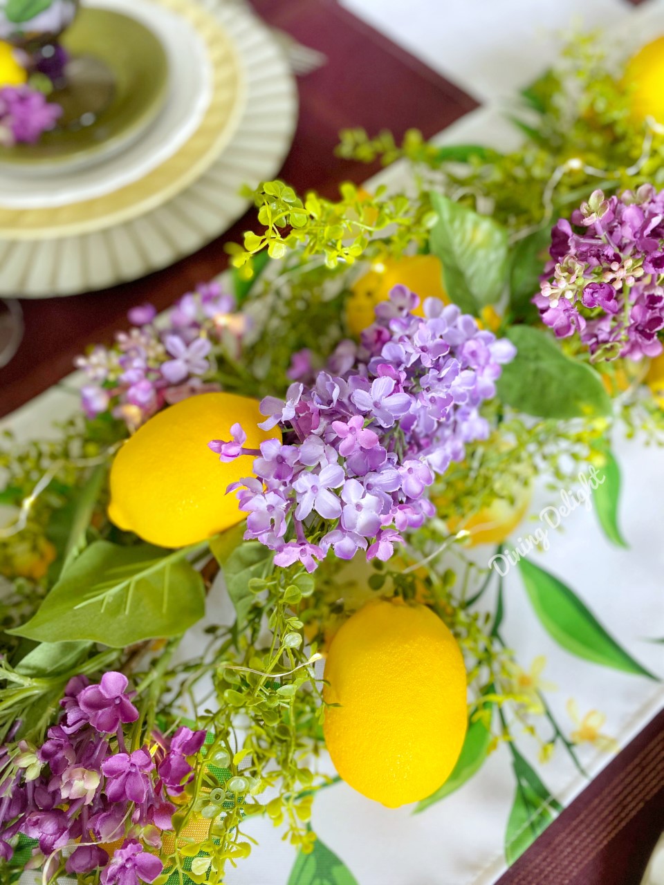 Dining Delight: Lemons and Forsythia in Spring Decor