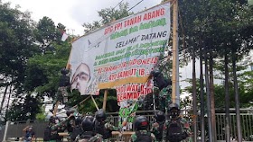 MAS: Pencopotan Baliho HRS Menurunkan Marwah TNI
