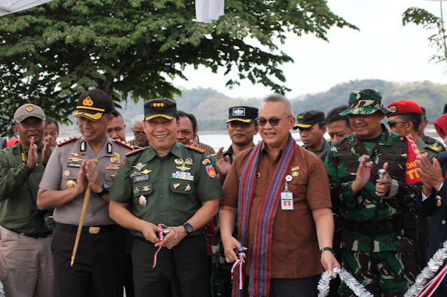 Danrem Granada Baay : Saya Berharap Warga Merawat Semua hasil TMMD Danrem Granada Baay : Saya Berharap Warga Merawat Semua hasil TMMD
