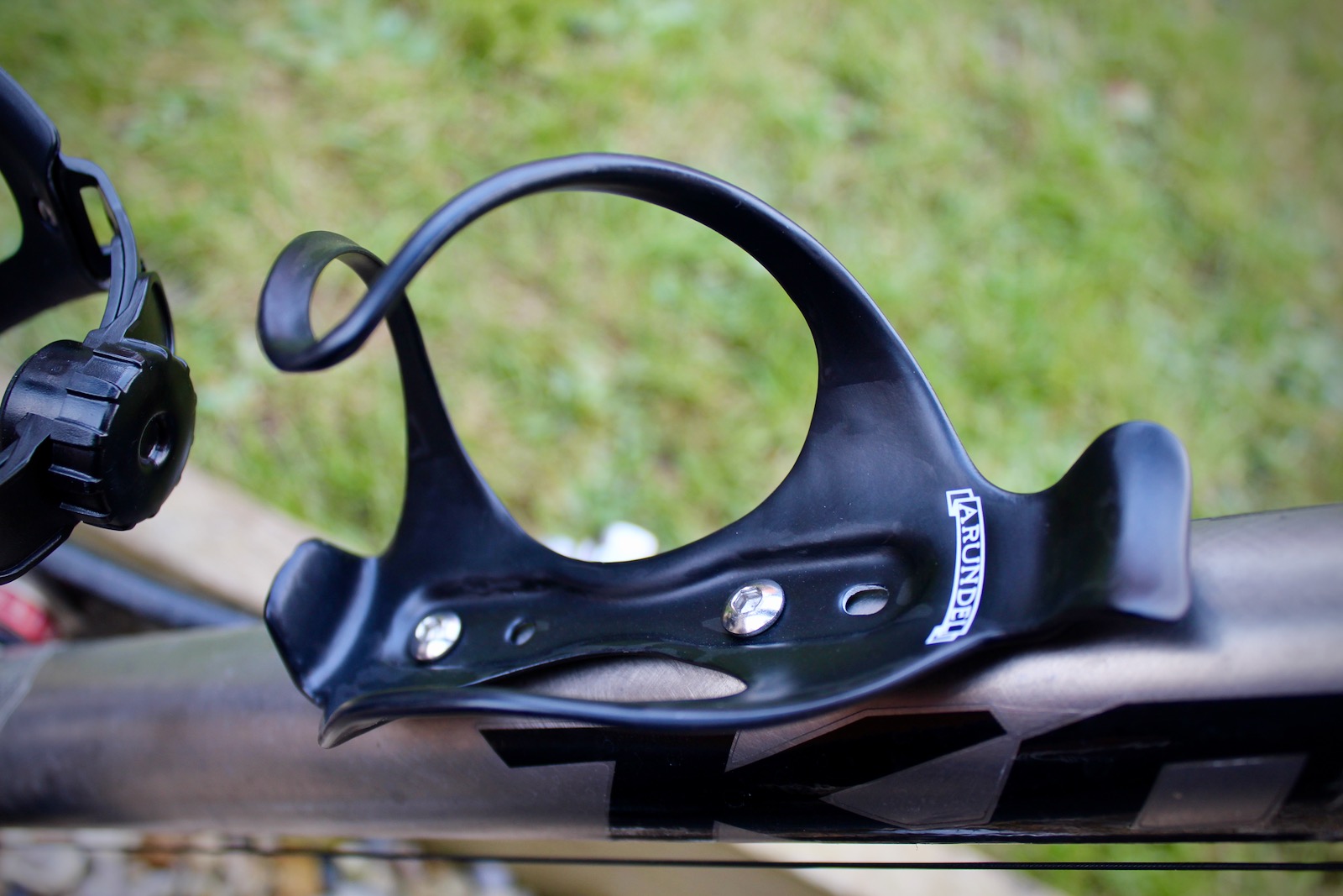 Review Arundel DTR/STR Sideloader Bottle Cages Review Arundel DTR/STR Sideloader Bottle Cages