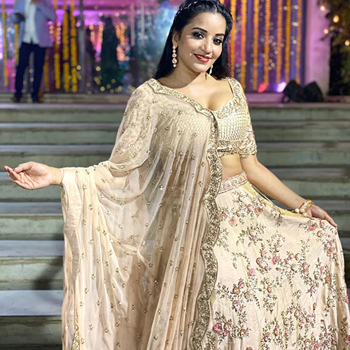 Monalisa cleavage show actress nazar wedding reception sonyaa ayodhya