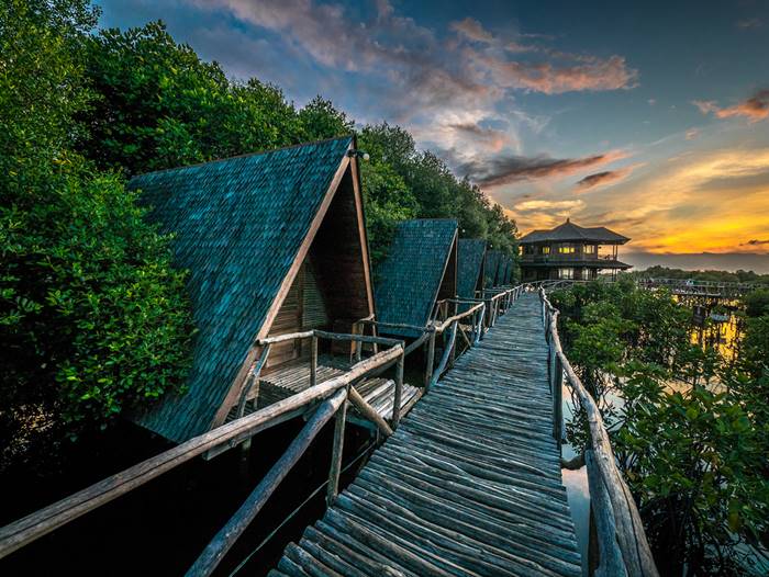 35 Pantun JalanJalan Waktu Liburan Klak Klik Bermutu