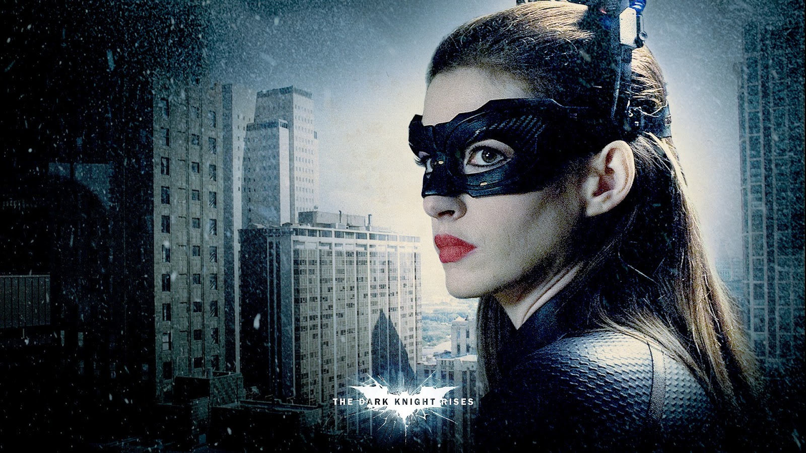 http://1.bp.blogspot.com/-Fc9Oh7MPK2U/UBlJp2LbEiI/AAAAAAAAE4c/fWI7rdSMmZU/s0/Anne-Hathaway-Catwoman-The-Dark-Knight-Rises.jpg