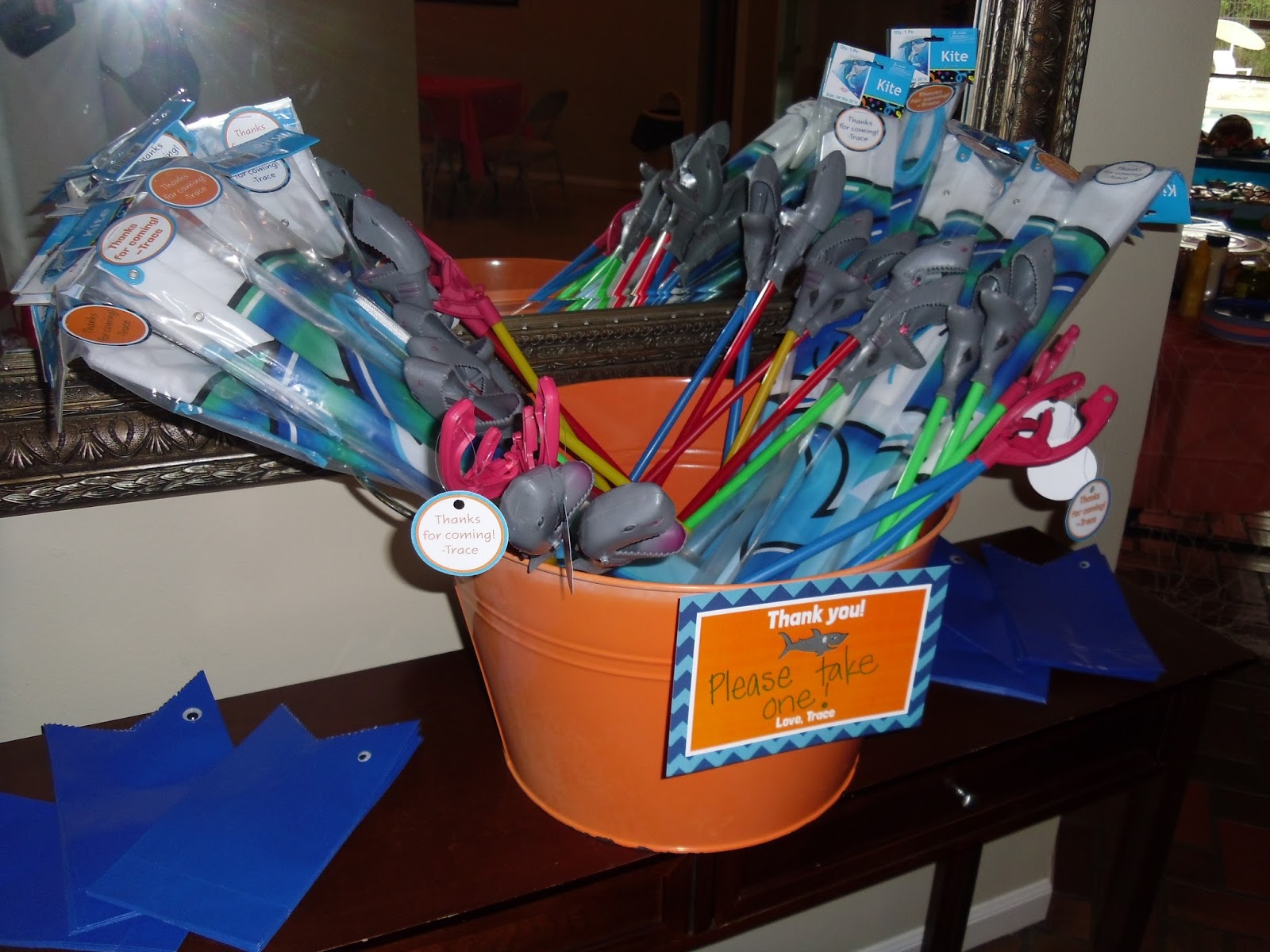 Dad n mewatermelon gaming desk