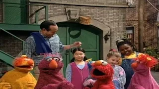 Elmo, Alan, the Honkers and Oscar the Grouch sing What Makes Music. Sesame Street Let's Make Music