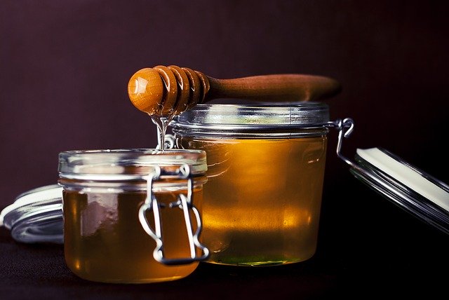 Can Dogs Eat Honey? Is Honey Safe For Dogs?
