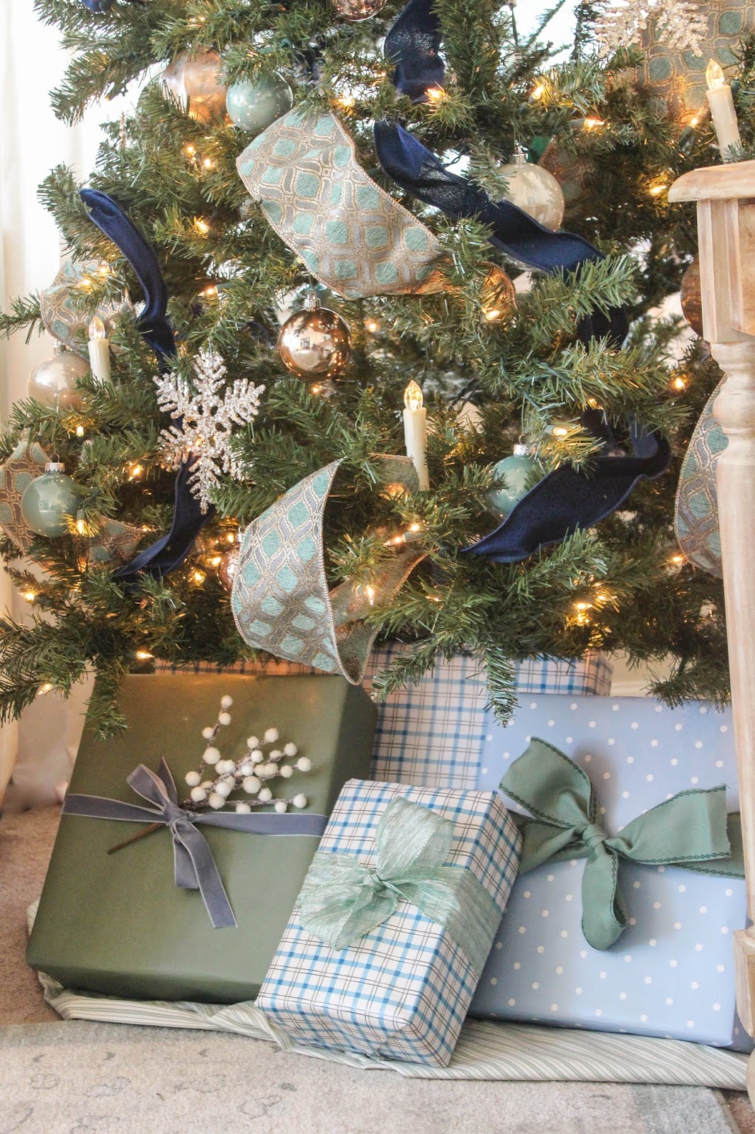 Blue and green Christmas gift wrap ideas Blue and green Christmas gift wrap ideas