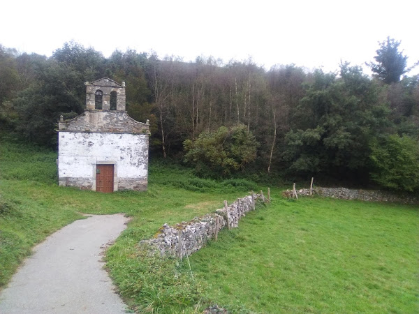 Foto de la Iglesia de San Roque en Porciles. Asturias