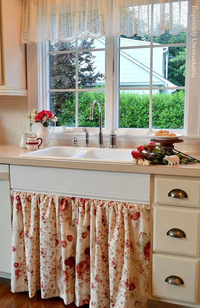 Easy To Open Kitchen Sink Farmhouse Skirt in a country cottage kitchen