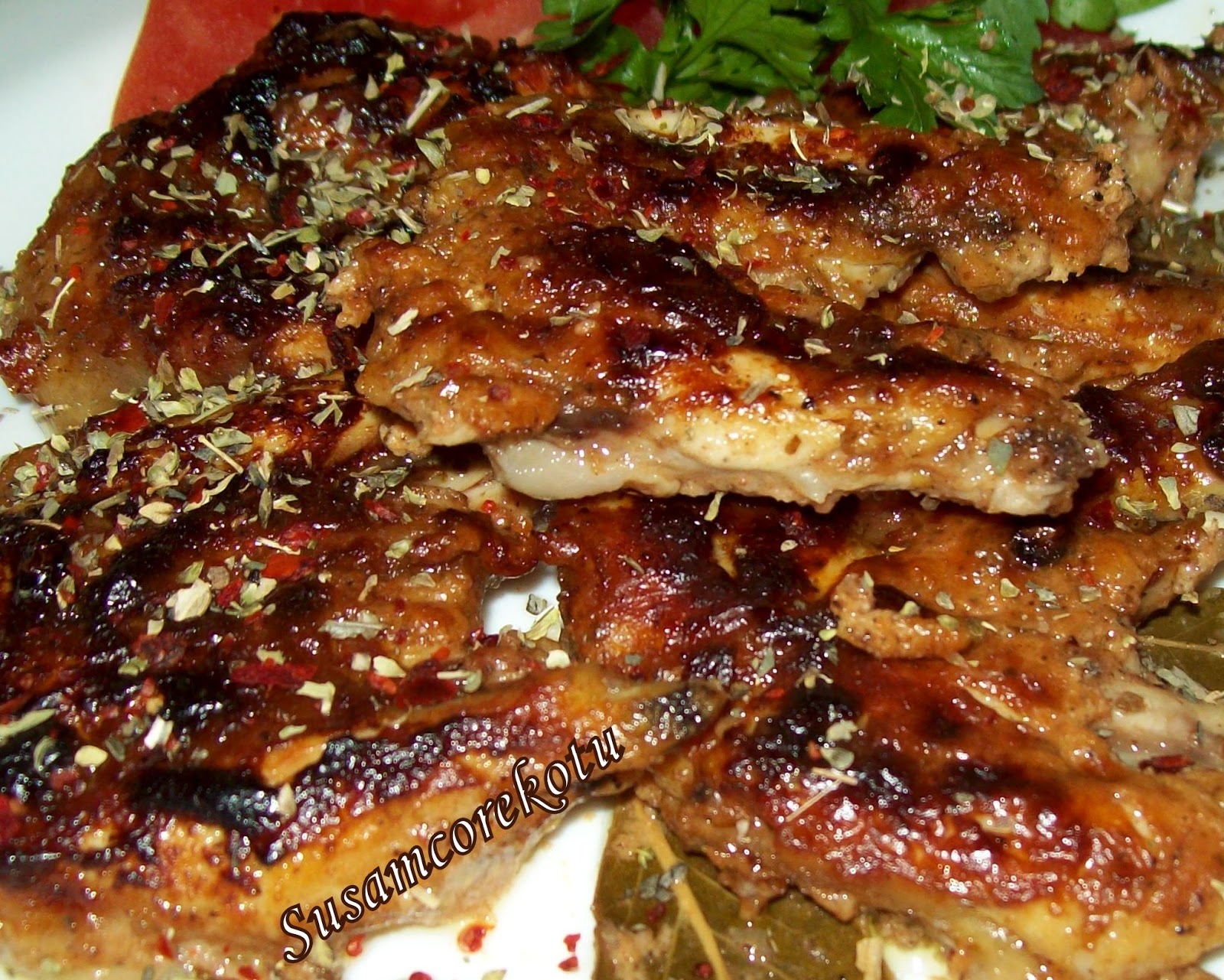 FIRINDA YOĞURT SOSLU TAVUK KELEBEK (SIRT PİRZOLA ) Bomba Yemek Tarifleri