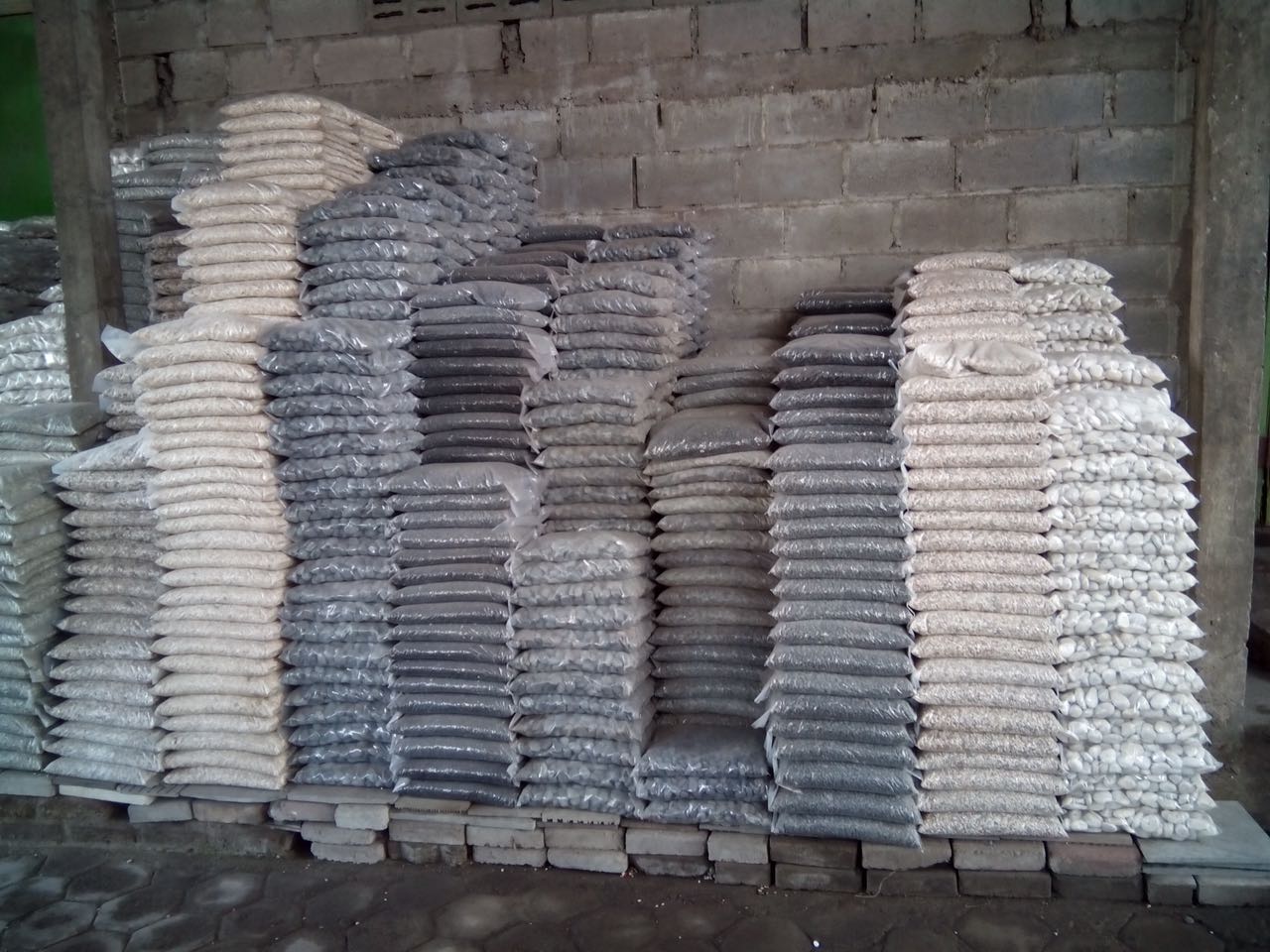 Harga Batu Sikat Permeter (m2) untuk Lantai Carport di Surabaya