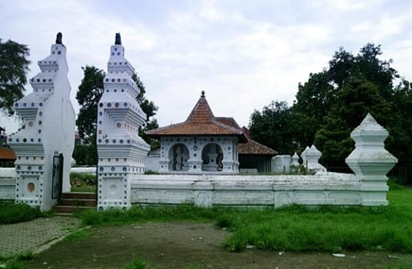 Napak Tilas Sejarah Keraton Kanoman dan Kesepuhan di Cirebon - Catatan