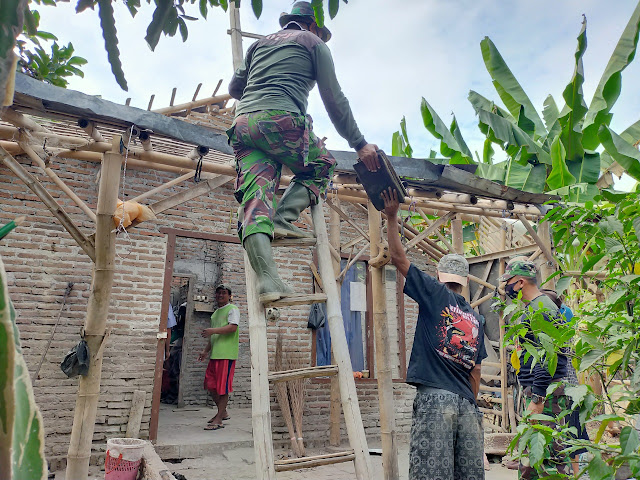 Anggota Kodim 0723/Klaten Merenovasi Rumah Milik Narto Suwito 