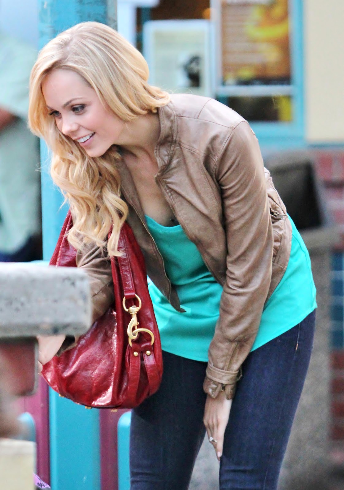 Pics of Laura Vandervoort from the "Twinkle" set in Vancouver.