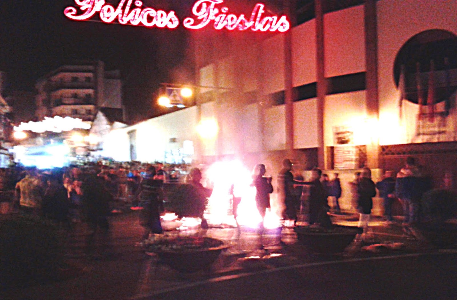 Desde Pelayos de la Presa: San Martín en fiestas. Noche de la falla