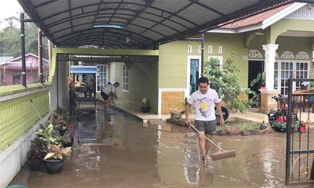 Banjir menggenangi warga Kota Solok