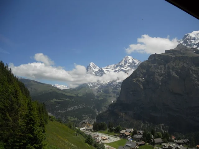 Mountain views on the North Face Trail Mürren