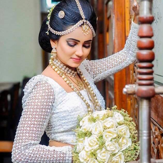 Madushani Peiris - Sri Lankan Beautiful Actress & Model