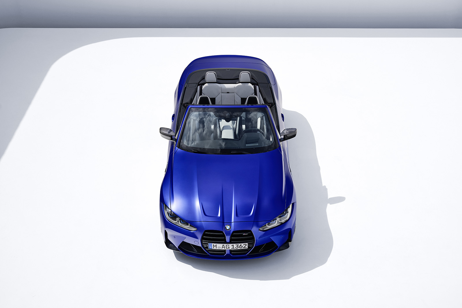 BMW M4 컨버터블 - 짤티비