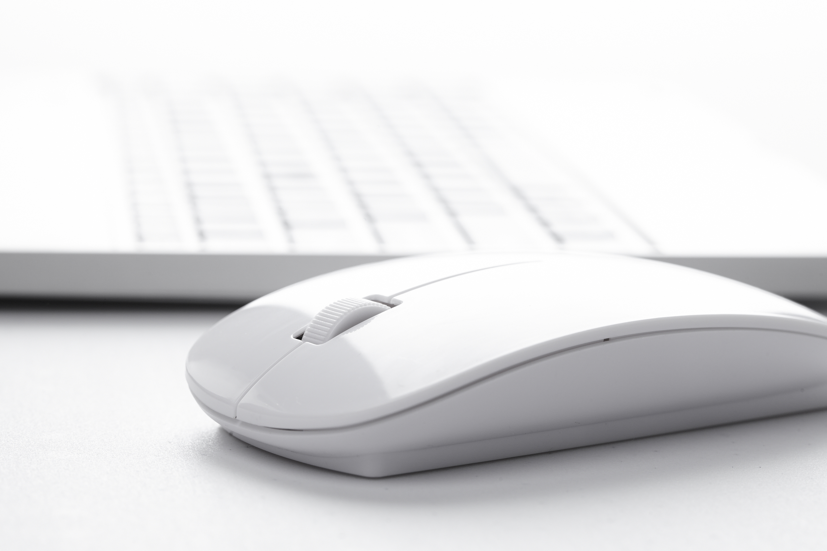 Sibm mouse. Мышка компьютерная. Мышка для компьютера. Мышь компьютерная красивая. Компьютерная мышь на столе.