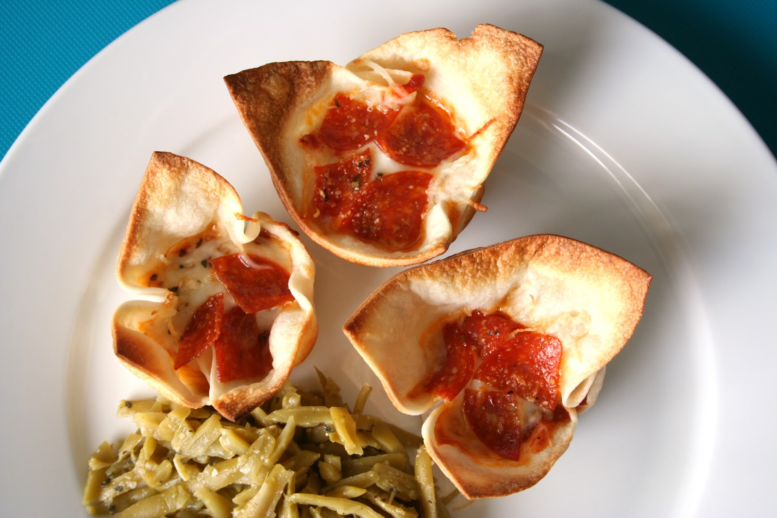 Tortilla Pizza Cups and Easy Garlic Green Beans