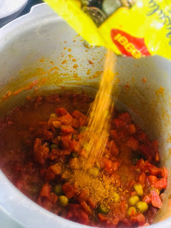 gajar-mutter-ki-sabzi-recipe-step-2(14,1)