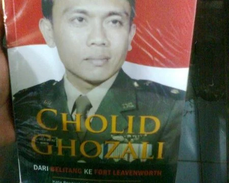 Ternyata Buku Berisi Tulisan Mertua Jenderal Dudung Pernah Diterbitkan Seknas Jokowi Tahun 2015 Lalu