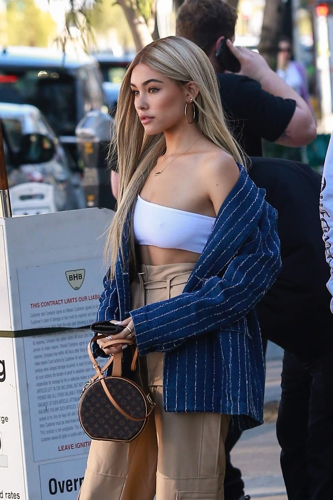 Madison Beer Debuts Her New Platinum Blonde Hair In La 12 27