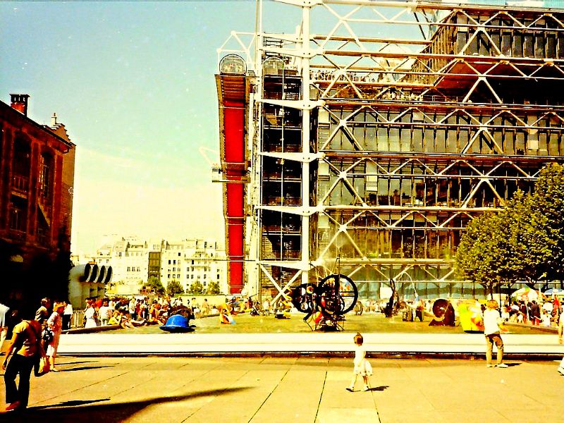 30 Photos Capture Street Scenes of Paris in the Mid-1980s ~ Vintage ...