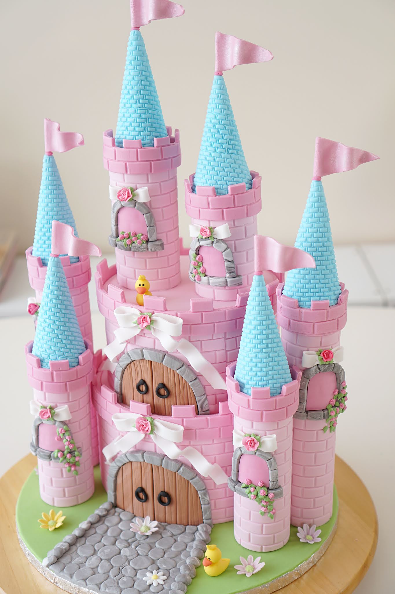 Pretty Princess Castle Cake I Cake Tutorial