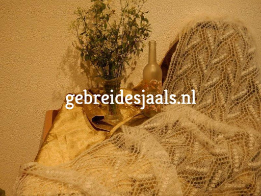 Kijk ook eens op mijn website gebreidesjaals.nl