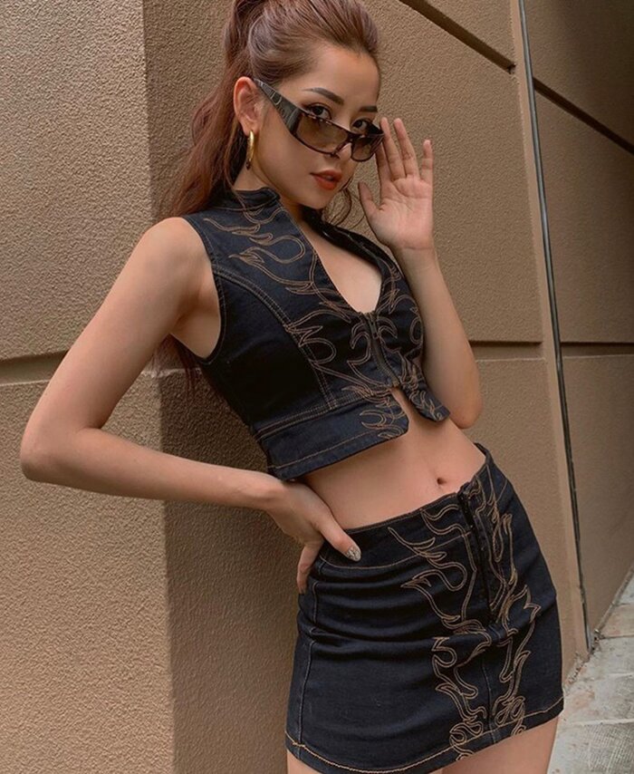 Chi Pu, Phí Phương Anh ghi điểm hoàn hảo với style phối áo và váy đồng điệu Chi Pu, Phí Phương Anh ghi điểm hoàn hảo với style phối áo và váy đồng điệu