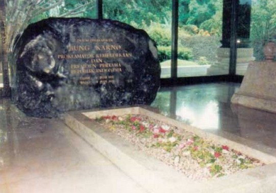 Pesona Keindahan Wisata Makam Bung Karno Blitar Ihategreenjello Pesona Keindahan Wisata Makam Bung Karno Blitar Ihategreenjello