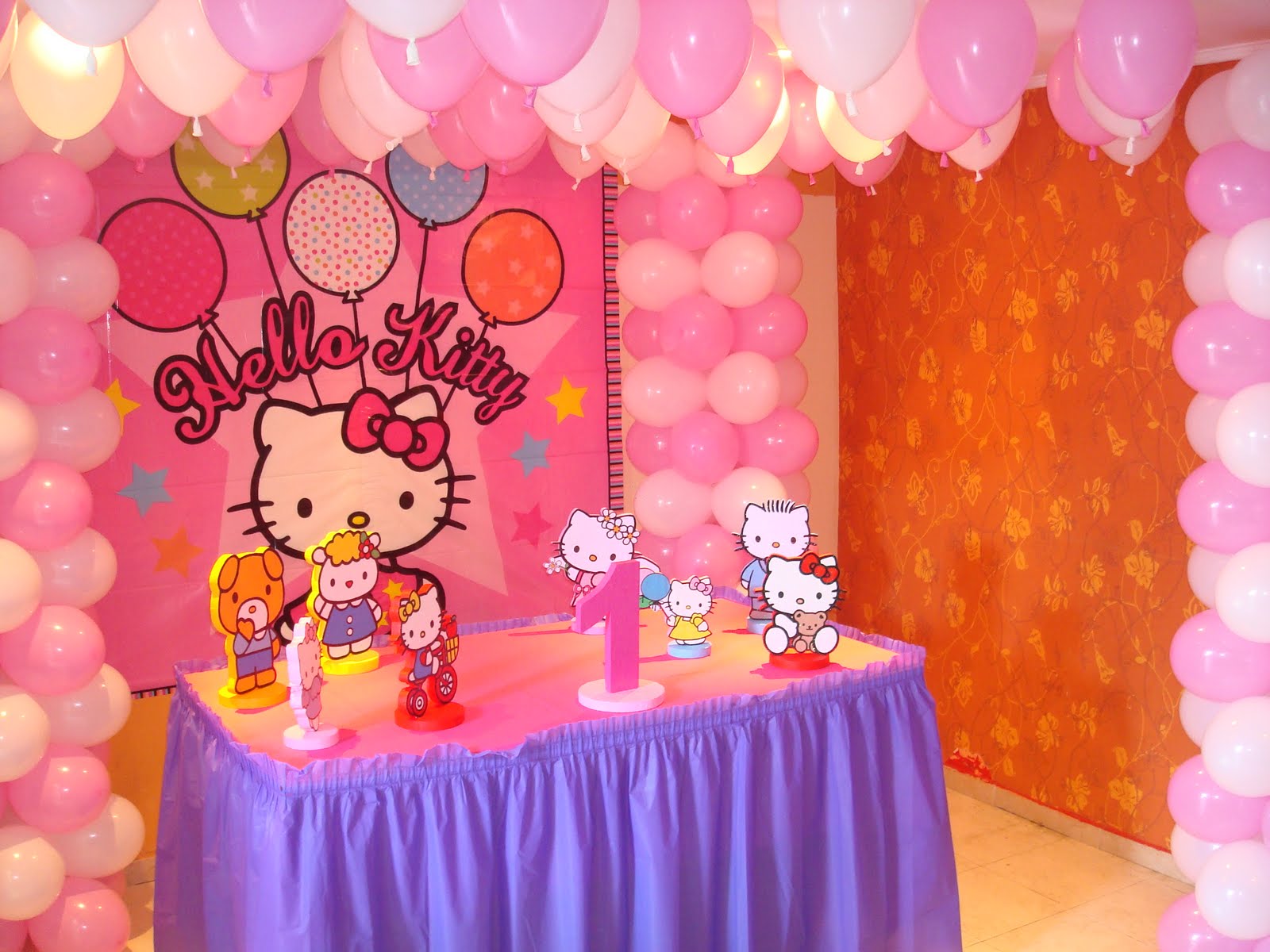 Decorações de Festas e Organização de Eventos Decoração Hello Kitty Aniversário da Raissa