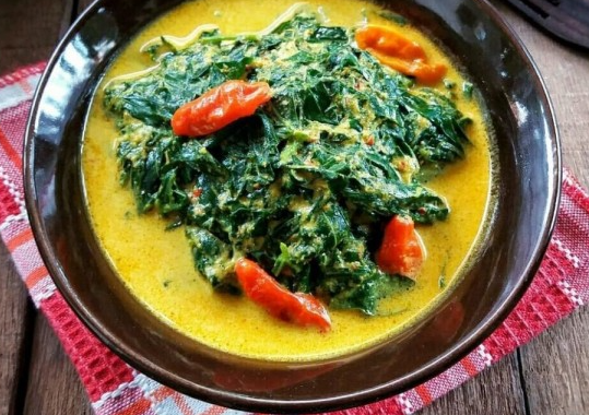 Sayur Daun Singkong Khas Padang