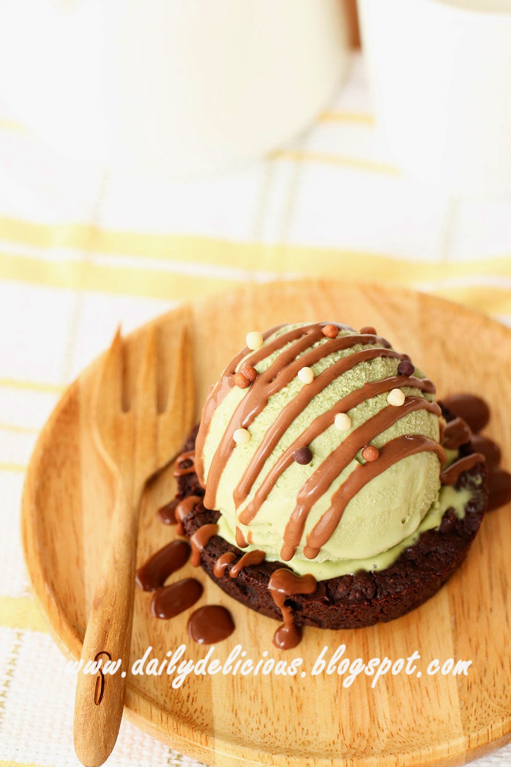 dailydelicious Flourless Brownie Sundaes Easy, lazy Sunday dessert!