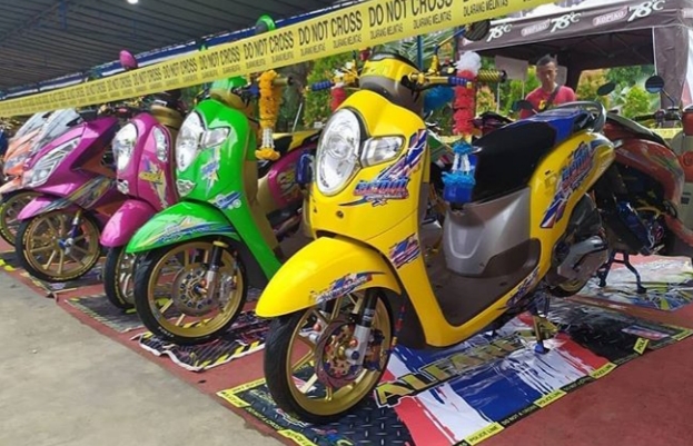 View Motor Scoopy Terbaru 2020 Warna Hitam Gif