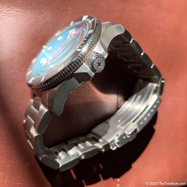 Second Hour Gin Clear Diver Pastel Blue