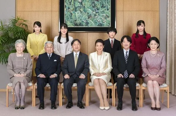 Emperor Naruhito, Empress Masako, Princess Aiko, Princess Mako, Princess Kako, Prince Akishino, Crown Princess Kiko, Former Emperor and Empress