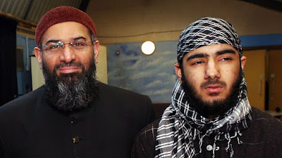 [Image: Anjem%2BChoudary%2B%2528left%2529%2Band%...2BKhan.jpg]