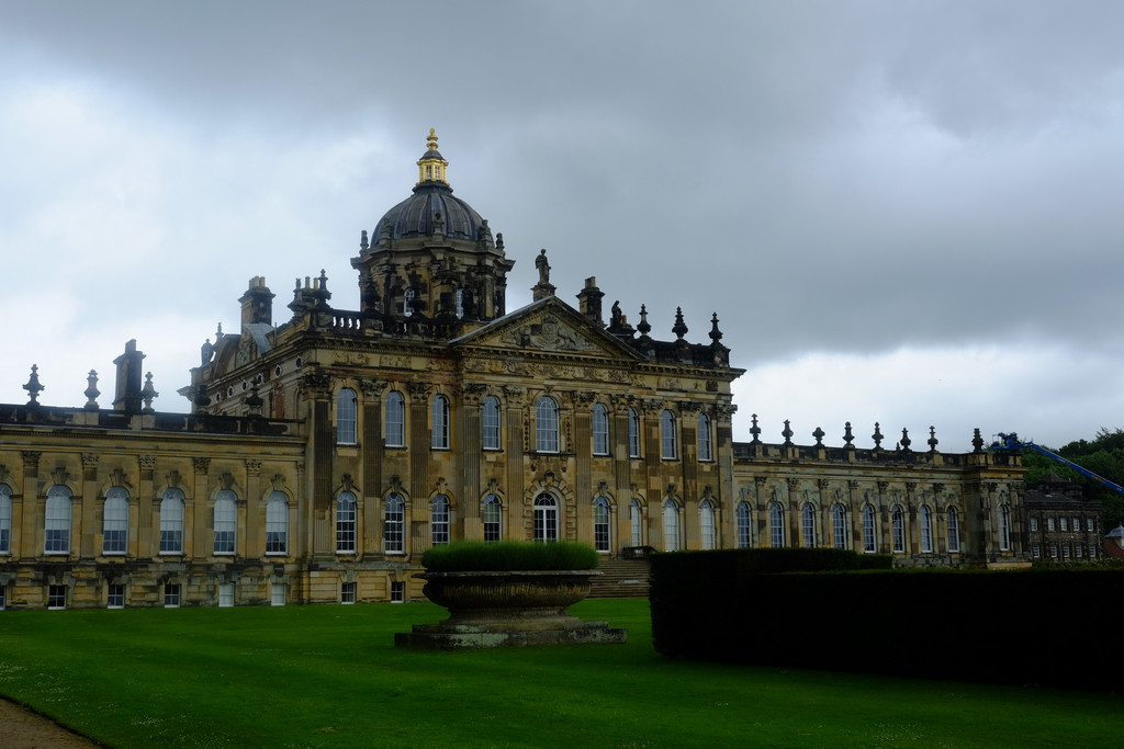 thequacksoflife: Pre-Raphaelite glass and Castle Howard