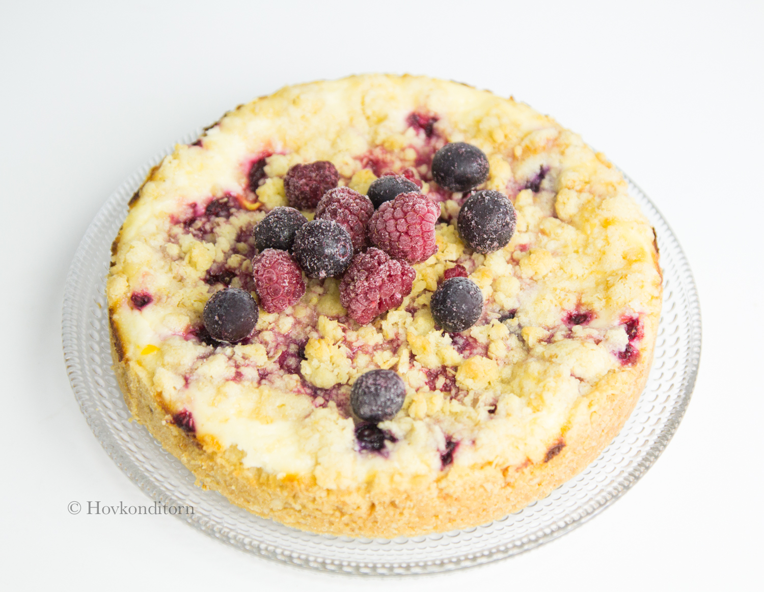 Berry Quark Crumb Pie