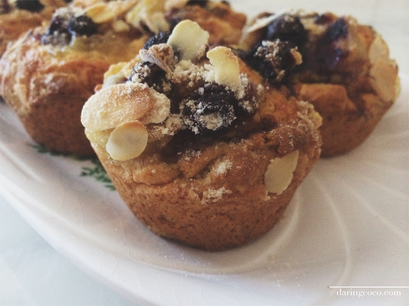 blueberry apple and almond crumble muffins