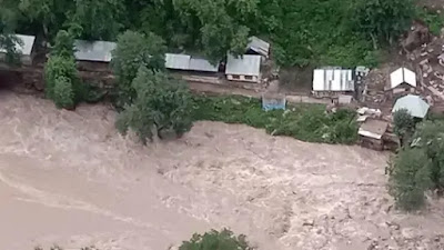 अमरनाथ गुफा और हिमाचल के लाहौल स्पीति में क्लाउडबस्ट अमरनाथ गुफा और हिमाचल के लाहौल स्पीति में क्लाउडबस्ट