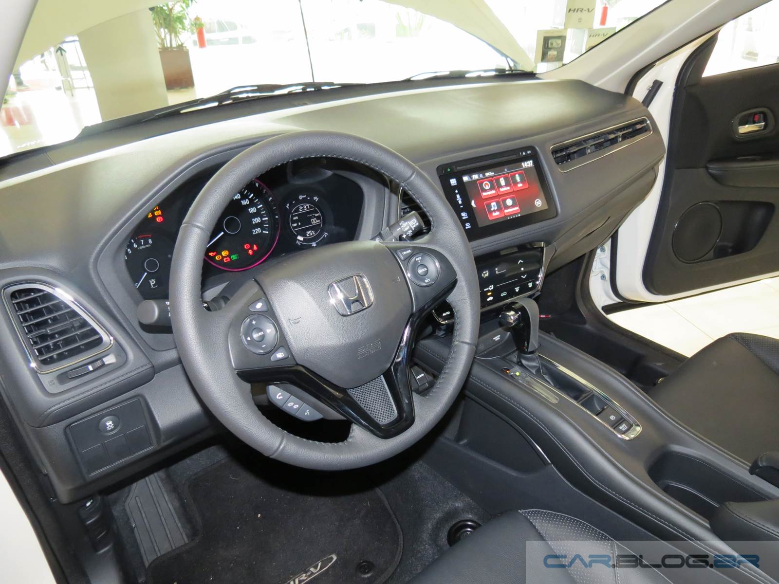 Honda HR-V Cinza Iridium - interior