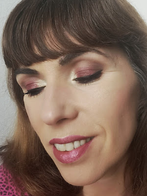 Volviendo a disfrutar de... Dreamy, de Nabla (Looks paso a paso) 12 look 02 zoom ojos cerrados