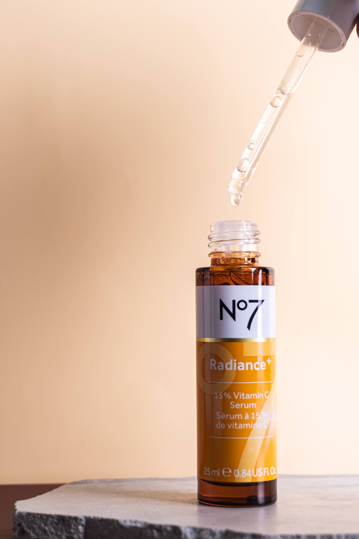 No7 Radiance+ 15 Vitamin C Serum อีกหนึ่งไอเทมเด็ด ช่วยเผยผิวกระจ่าง